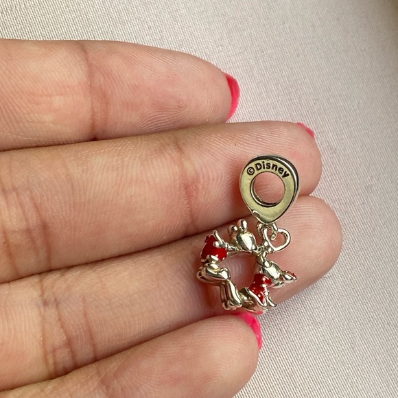 Disney x Pandora Mickey Mouse & Minnie Mouse Kissing Dangle Charm - Picture 3 of 3